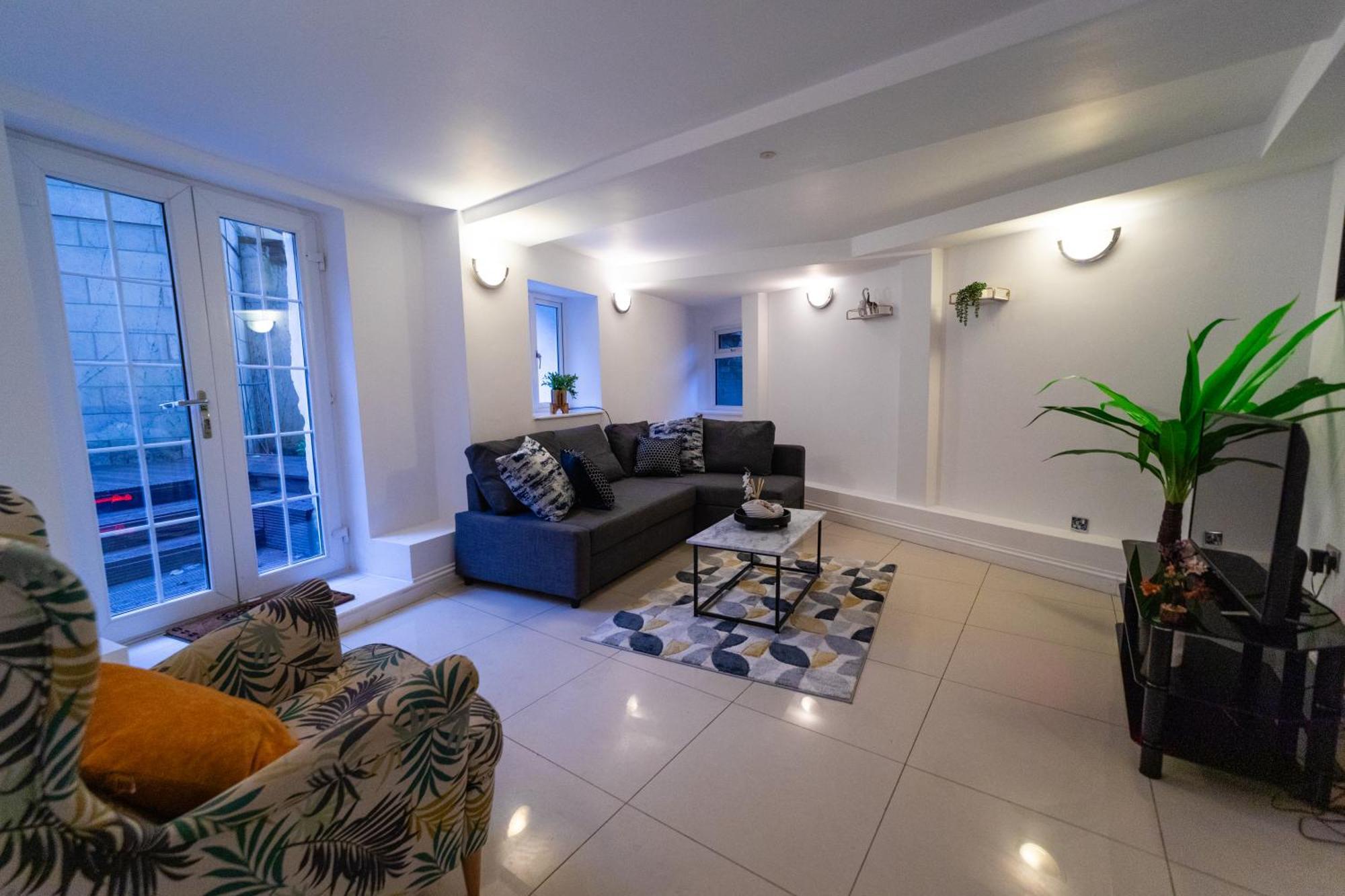 Spacious Flat With Patio & Parking In City Centre Reading Luaran gambar
