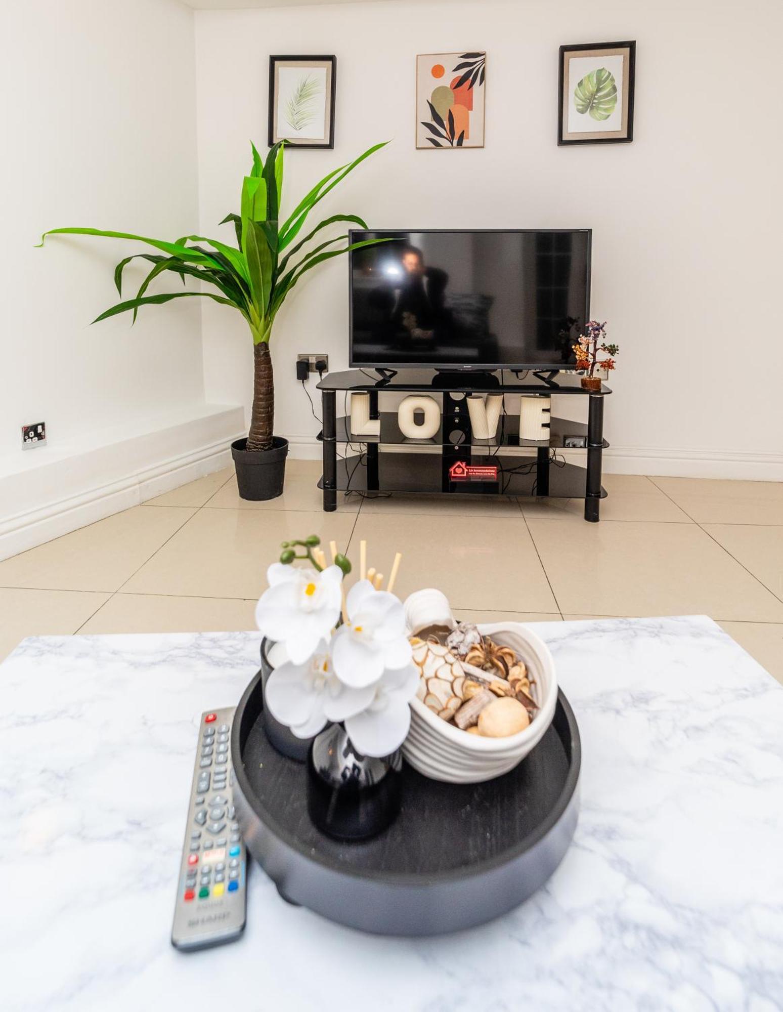 Spacious Flat With Patio & Parking In City Centre Reading Luaran gambar